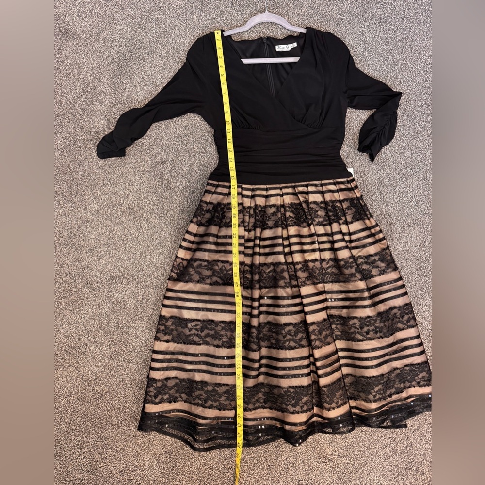 Eliza J Black Cream 3/4Sleeve Lace VNeck Cocktail Event Dress size 10 NWTS - Picture 15 of 16